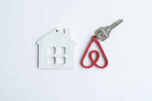 Qu'est ce qu'une conciergerie Airbnb digitale ?