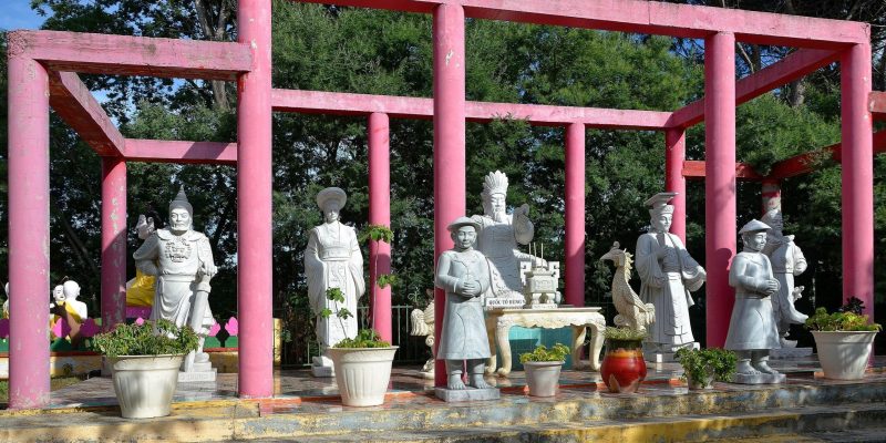Fréjus (Var) - Pagode bouddhique Hông Hiên